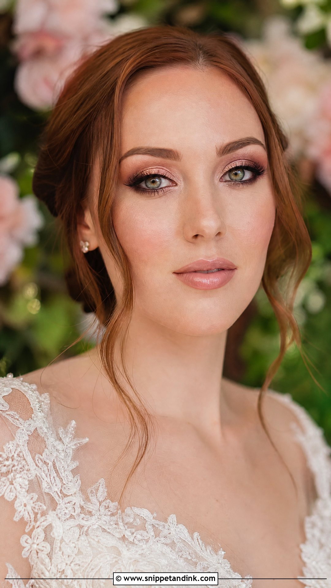 Rose Gold Smokey Eye Wedding Makeup - Snippet and Ink - 20 Natural Smokey Eye Makeup Wedding Ideas