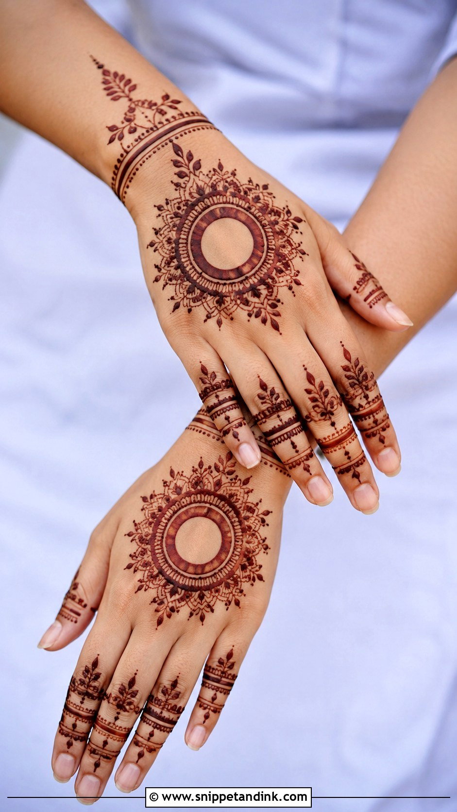 Round Mehndi Design With Negative Space - Snippet and Ink - 35 Round Mehndi Design Ideas