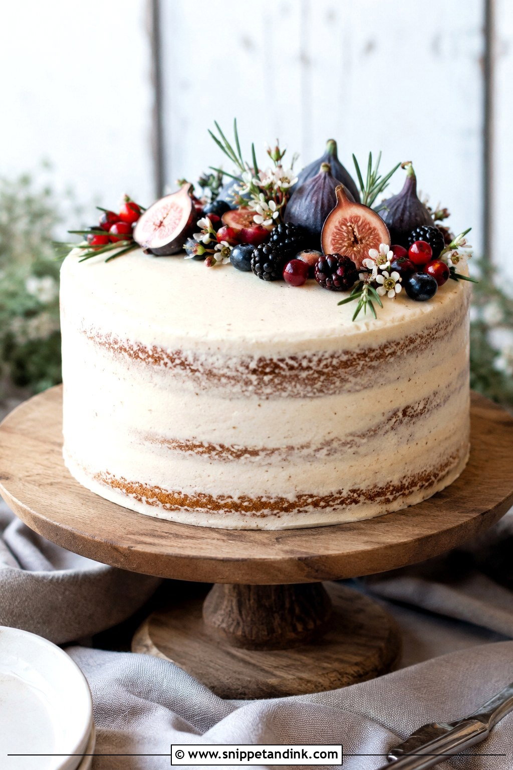 Rustic 1 Layer Wedding Cake - Snippet and Ink - 20 1 Layer Wedding Cake Ideas