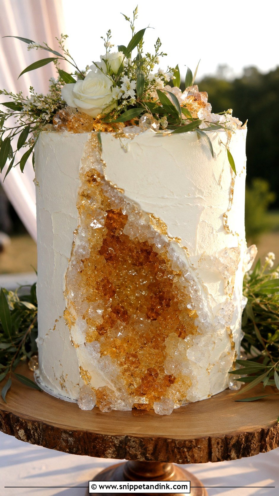 Rustic Geode Wedding Cake - Snippet and Ink - 30 Geode Wedding Cakes