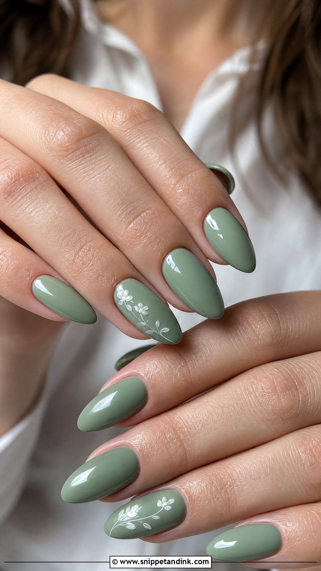 Sage Green Almond Wedding Nails - Snippet and Ink - 25 Sage Green Wedding Nails