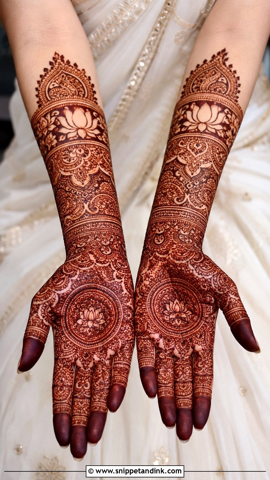 Saree Mehndi Dress For Bride - Snippet and Ink - 35 Mehndi Dress for Bride Ideas