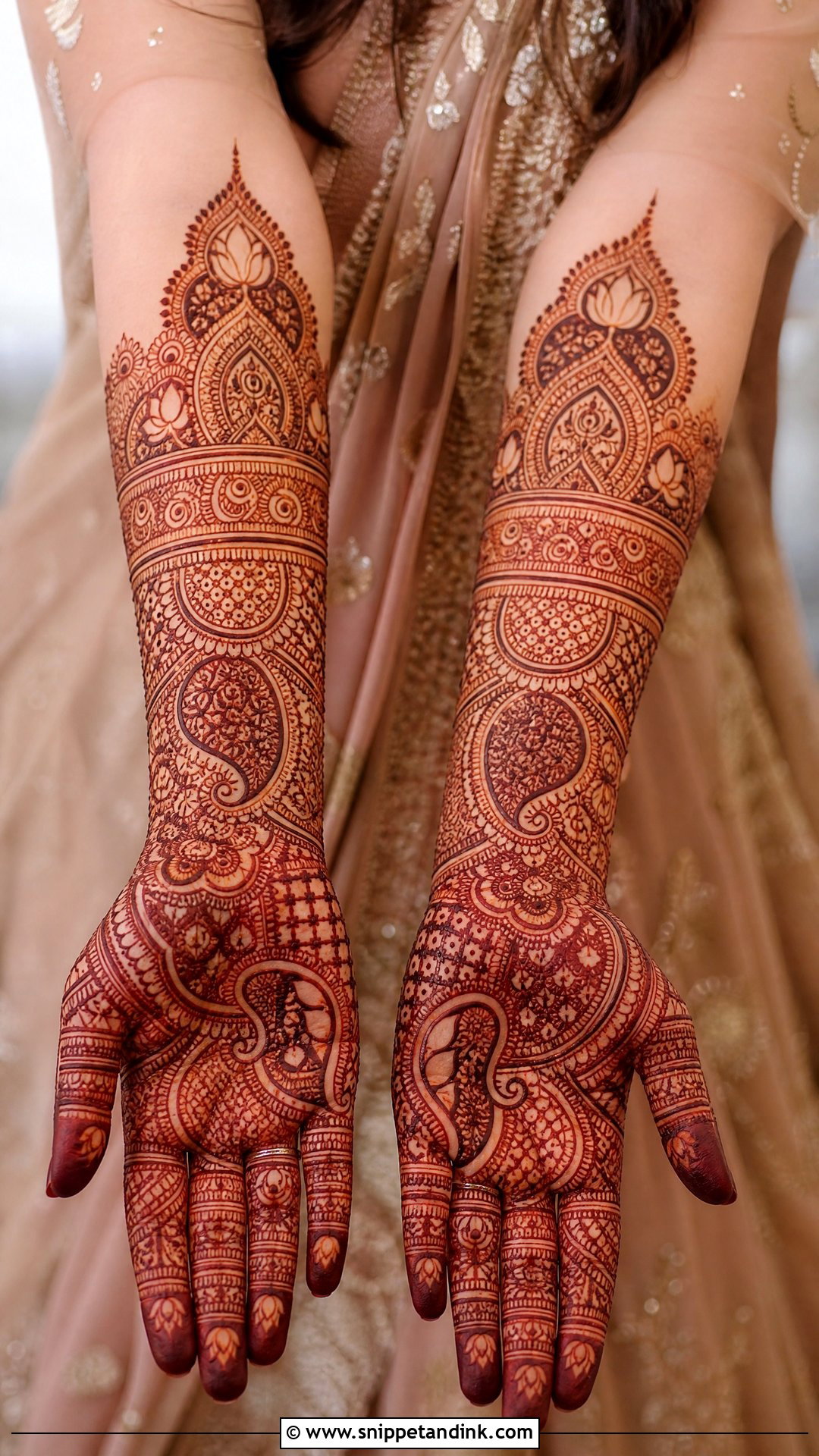 Saree for Mehendi Bride - Snippet and Ink - 30 Unique Mehendi Outfits for Bride