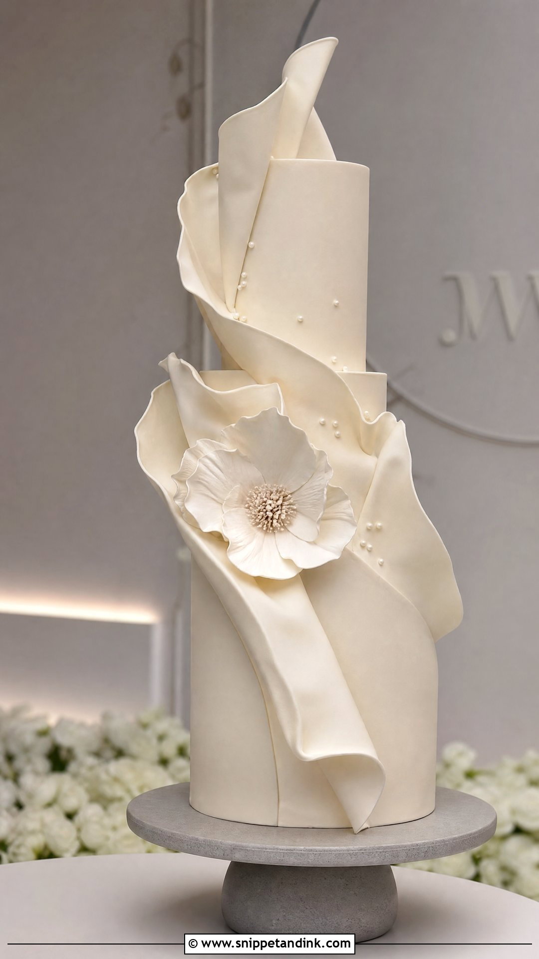 Sculptural Wedding Cake - Snippet and Ink - 30 Big Cake Ideas for Wedding