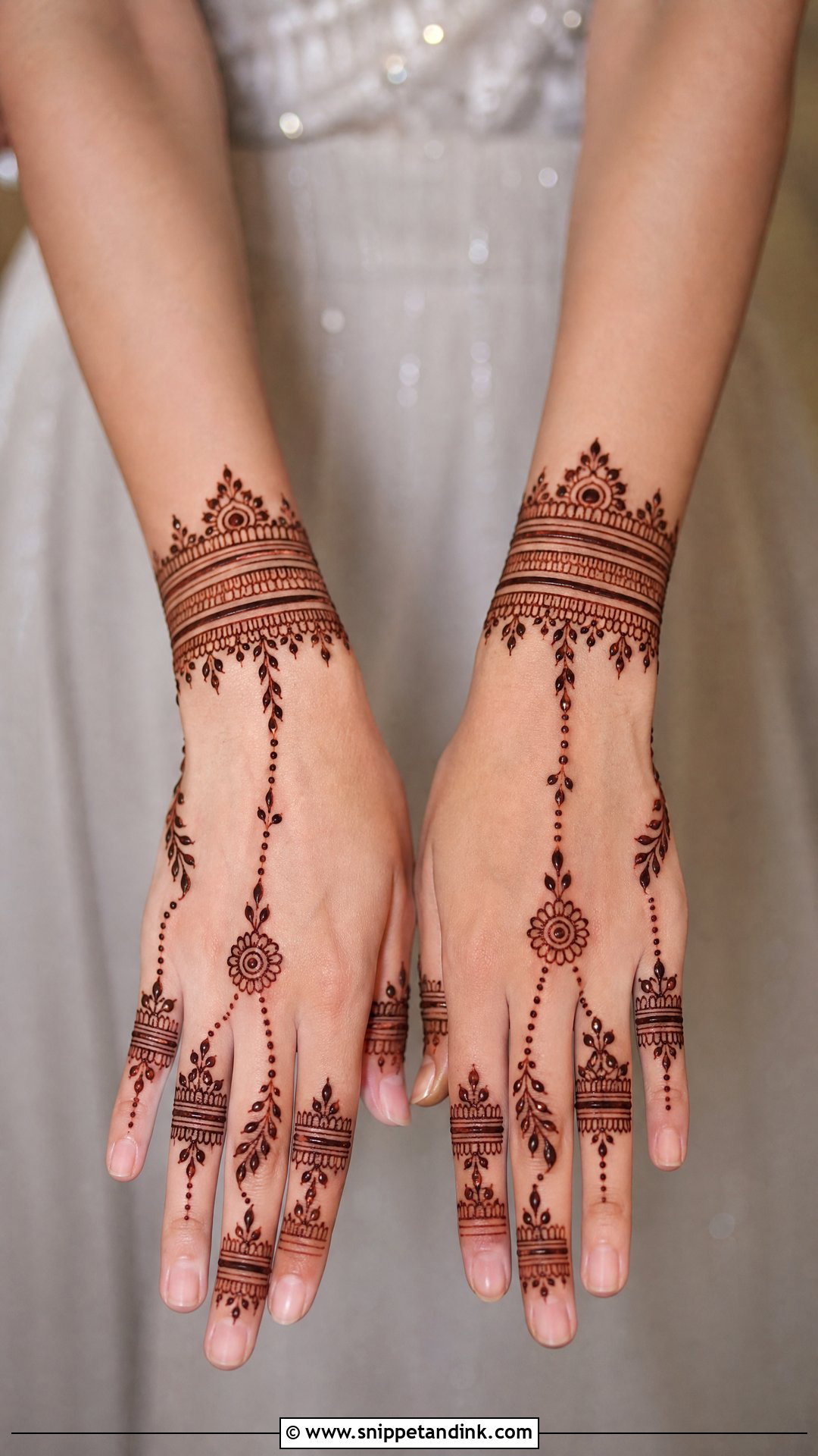 Short Bridal Bracelet Mehndi Design - Snippet and Ink - 20 Short Bridal Mehndi Designs