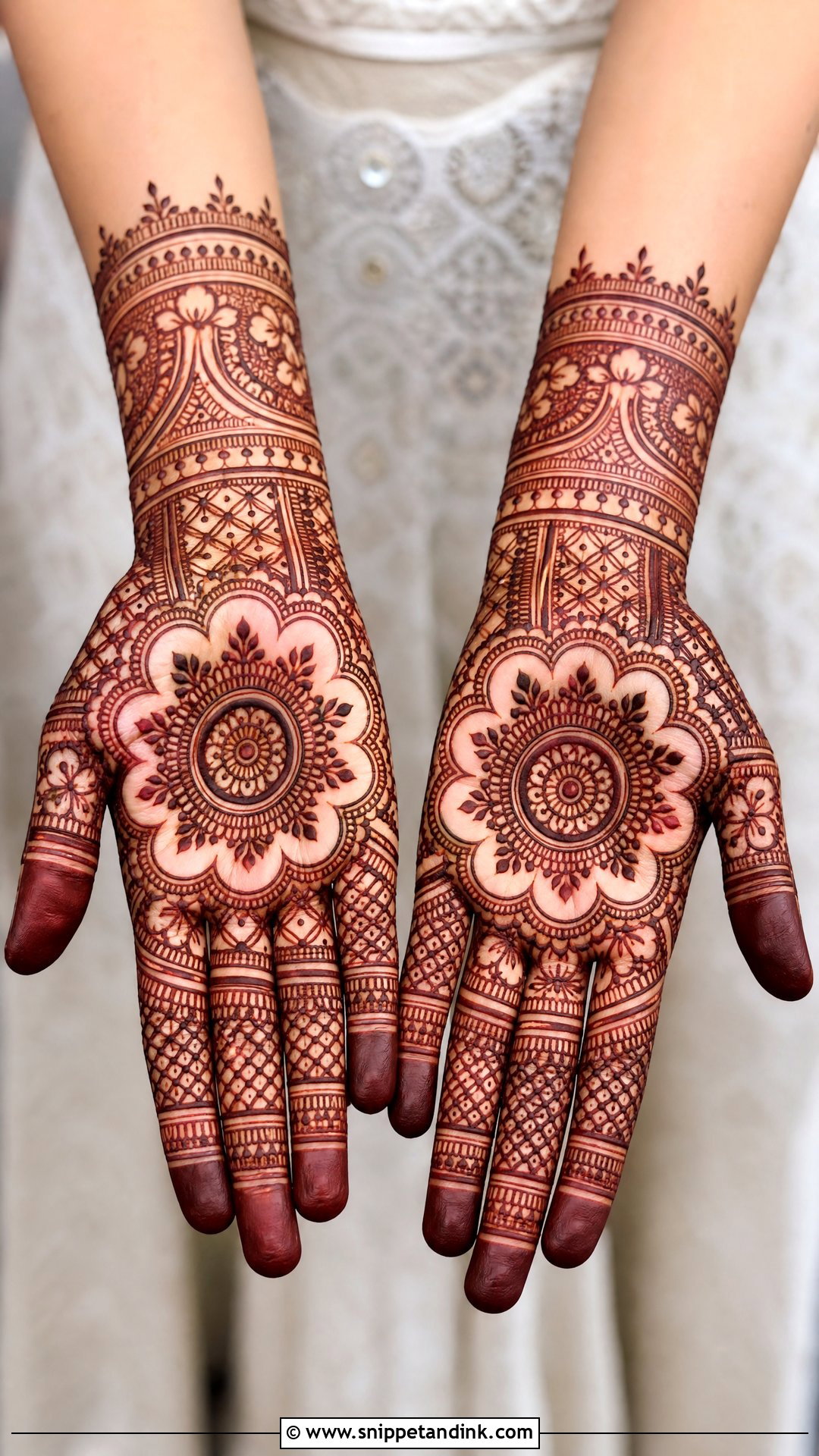 Short Bridal Full Palm Mehndi Design - Snippet and Ink - 20 Short Bridal Mehndi Designs