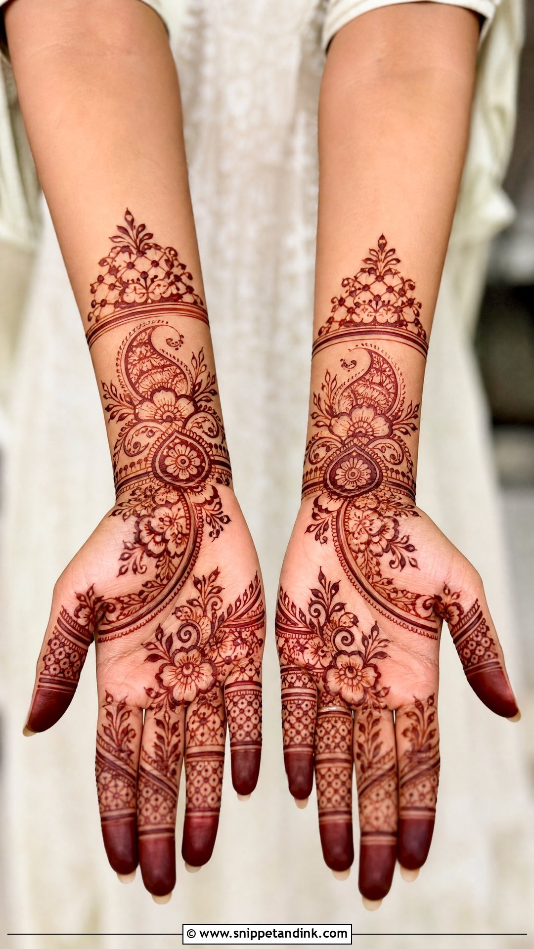 Short Bridal Mehndi Design - Snippet and Ink - 35 Short Mehndi Design Ideas