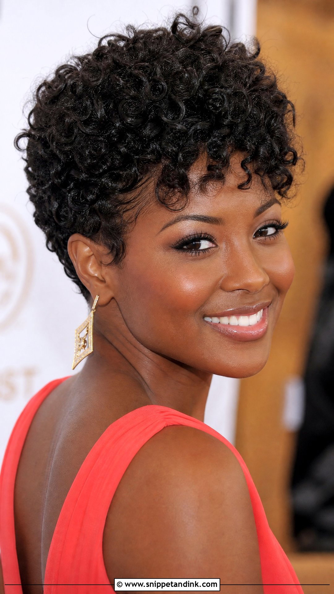 Short Curly Hair Defined Naturally - Snippet and Ink - 20 Mother of the Groom Short Hairstyles