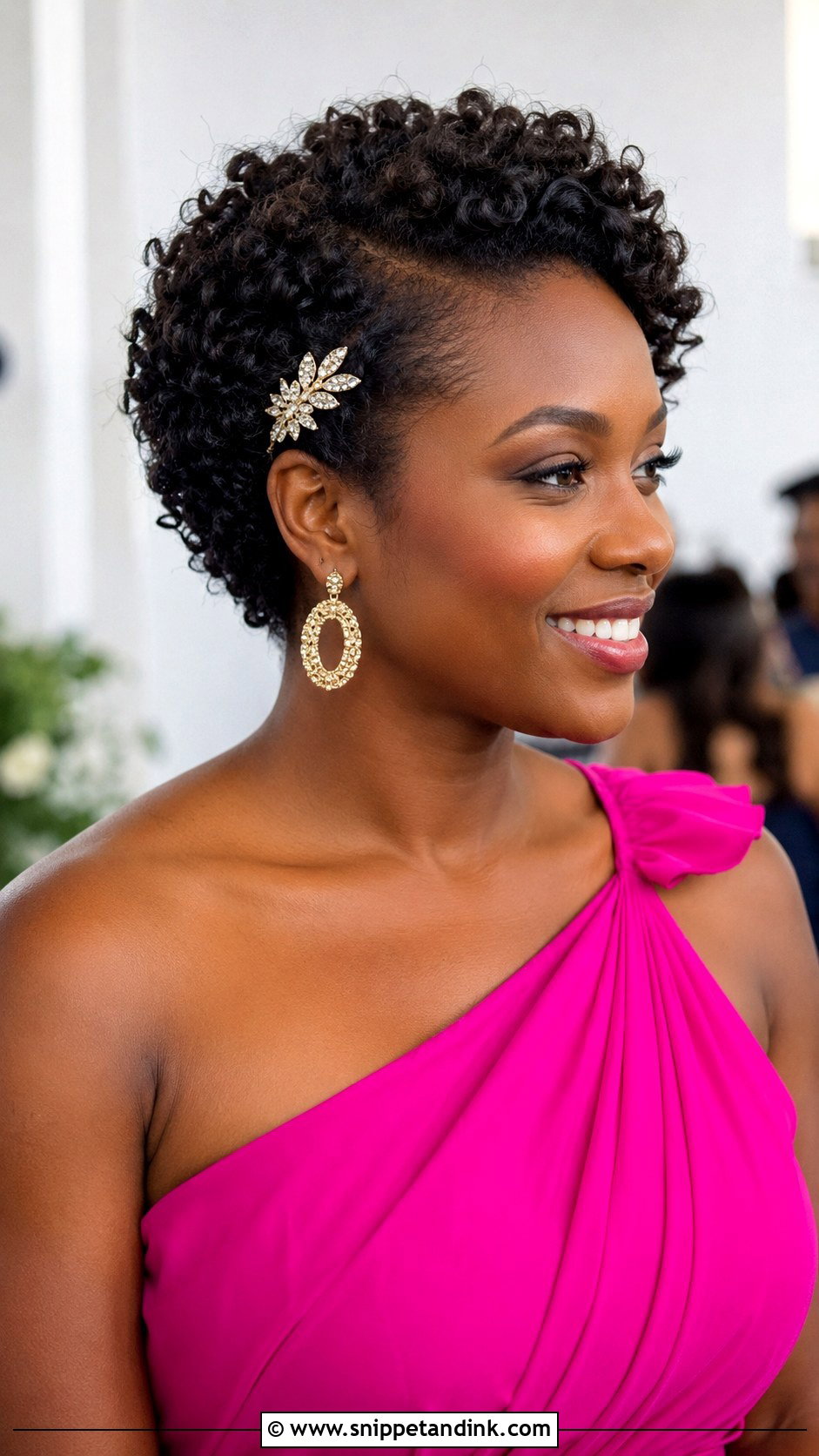 Short Flipped Bob Wedding Guest Hairstyle - Snippet and Ink - 15 Short Hair Styles Wedding Guest Hairstyle Ideas