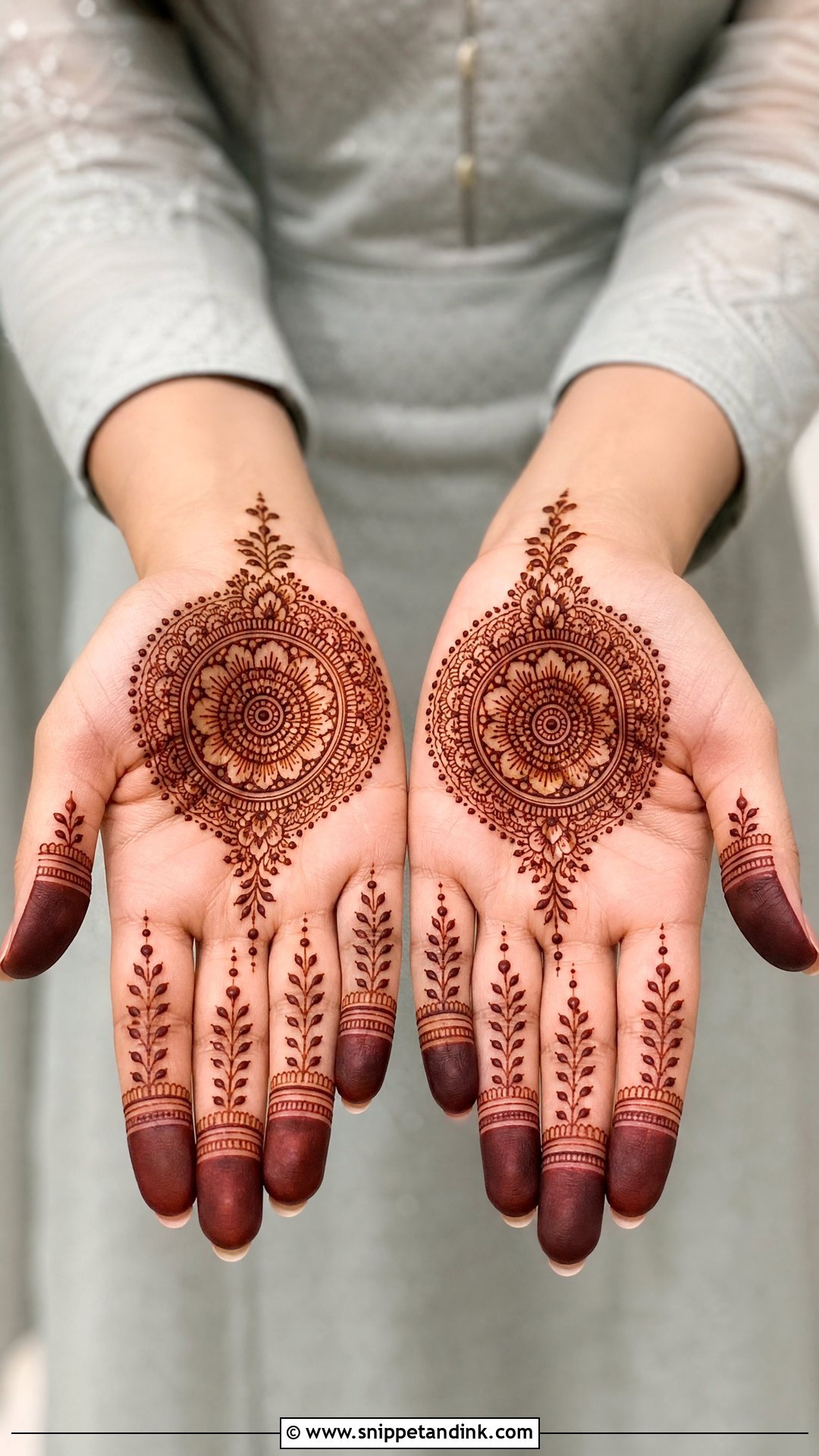 Short Front Hand Mehndi Design - Snippet and Ink - 30 Short Mehndi Designs