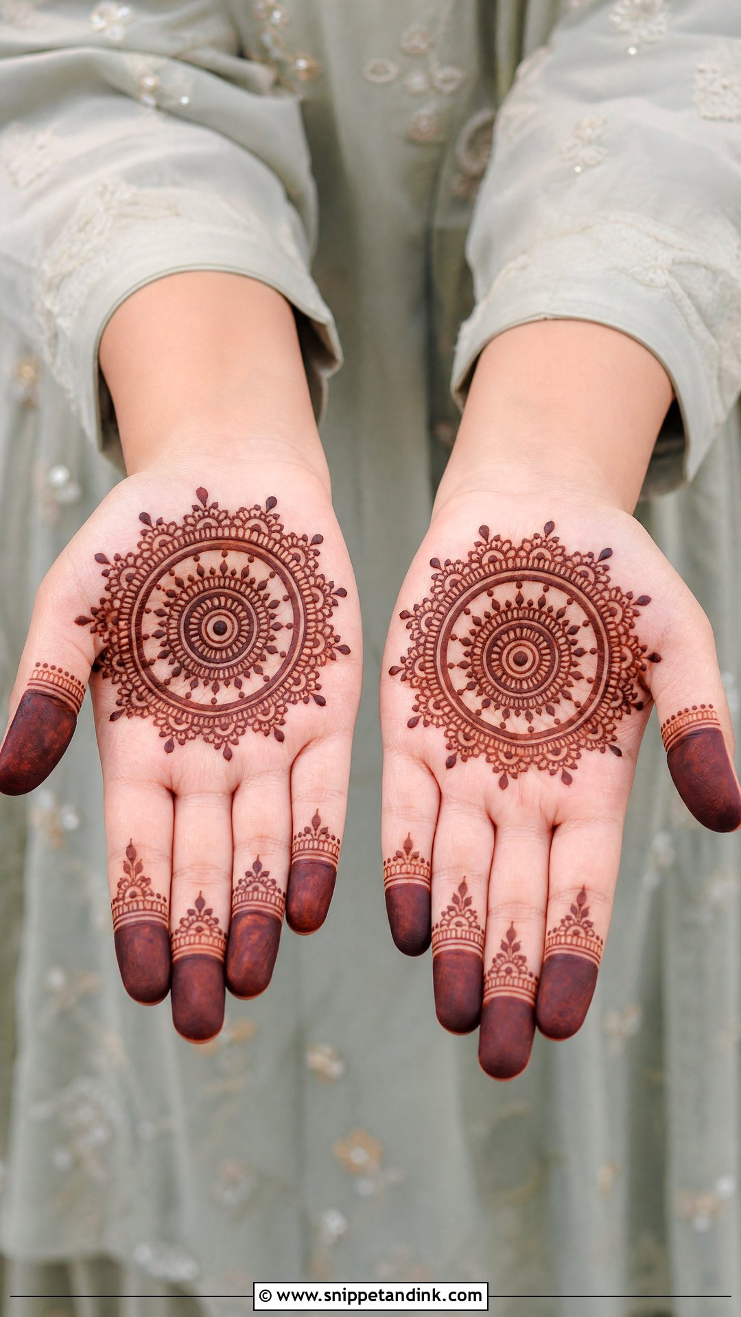 Short Mandala Mehndi Design - Snippet and Ink - 35 Short Mehndi Design Ideas