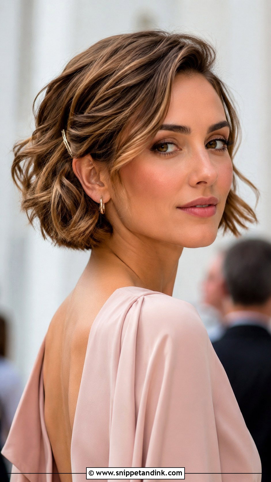 Short Wavy Bob For Wedding Guest - Snippet and Ink - 15 Wavy Hair for Wedding Guest Ideas