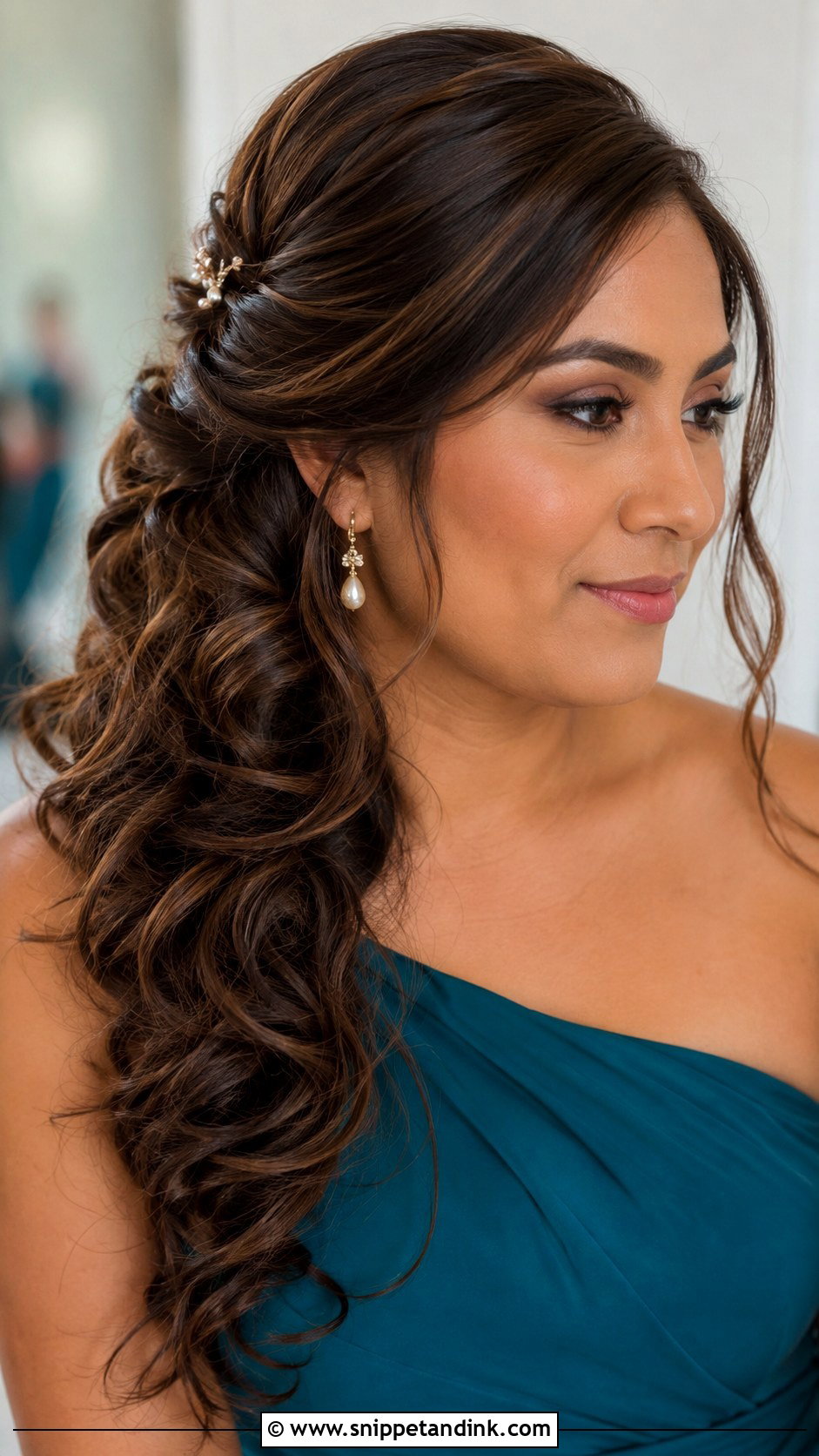 Side Swept Bridesmaid Hairstyle for Medium Hair - Snippet and Ink - 20 Bridesmaid Hairstyles for Medium Hair