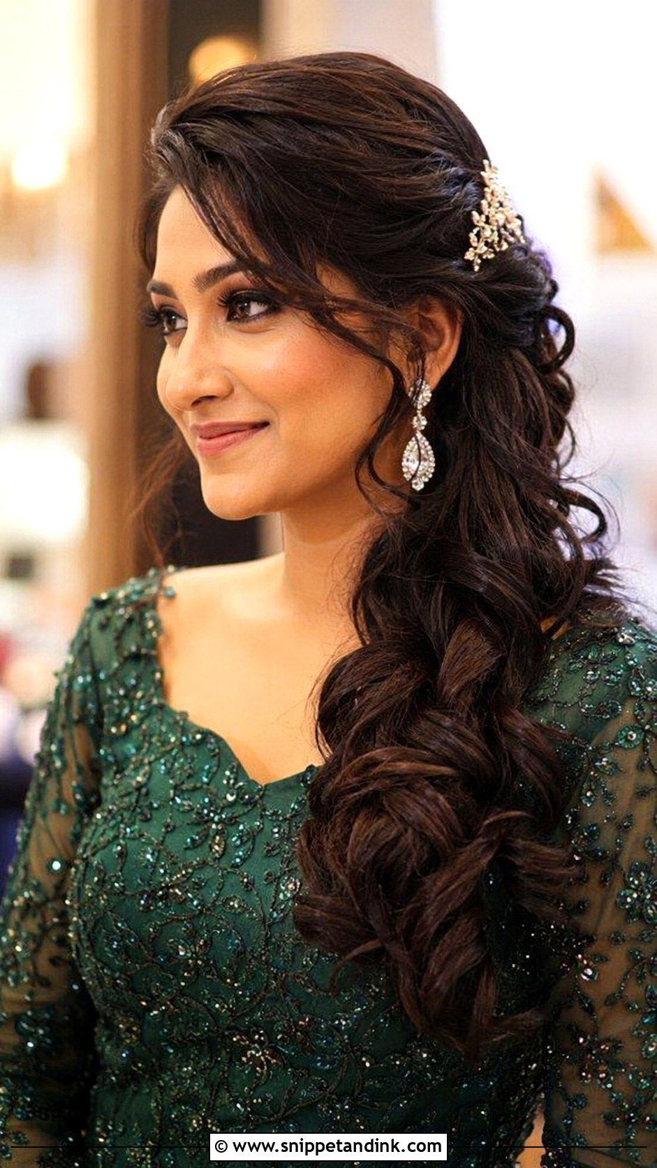 Side Swept Curls Wedding Guest Hairstyle - Snippet and Ink - 15 Hairstyle for Wedding Guests Ideas