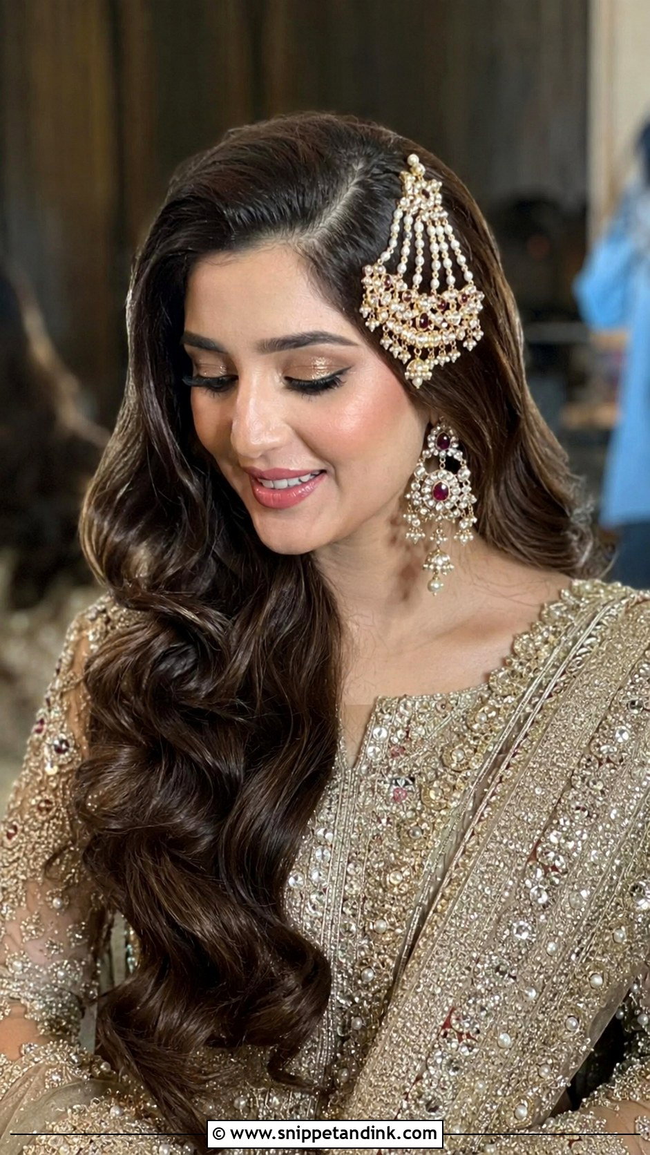 Side Swept Curls With Passa - Snippet and Ink - 20 Pakistani Bridal Hairstyles