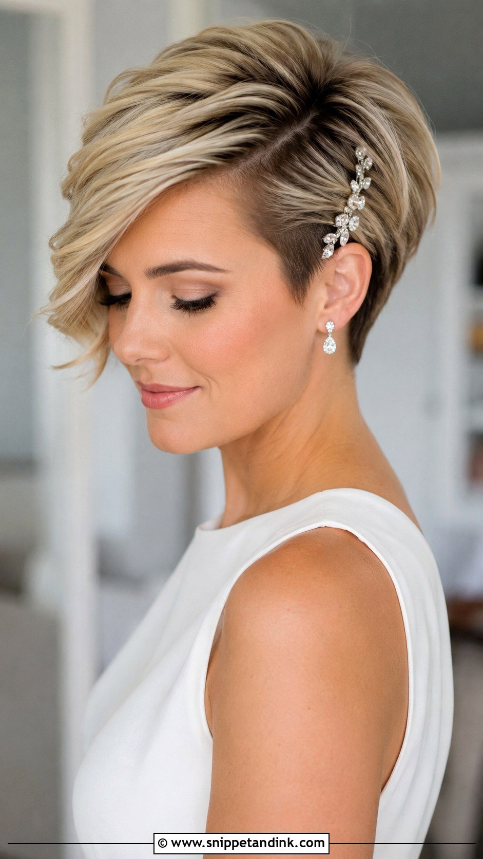 Side Swept Short Hair - Snippet and Ink - 30 One Sided Wedding Hairstyle Ideas