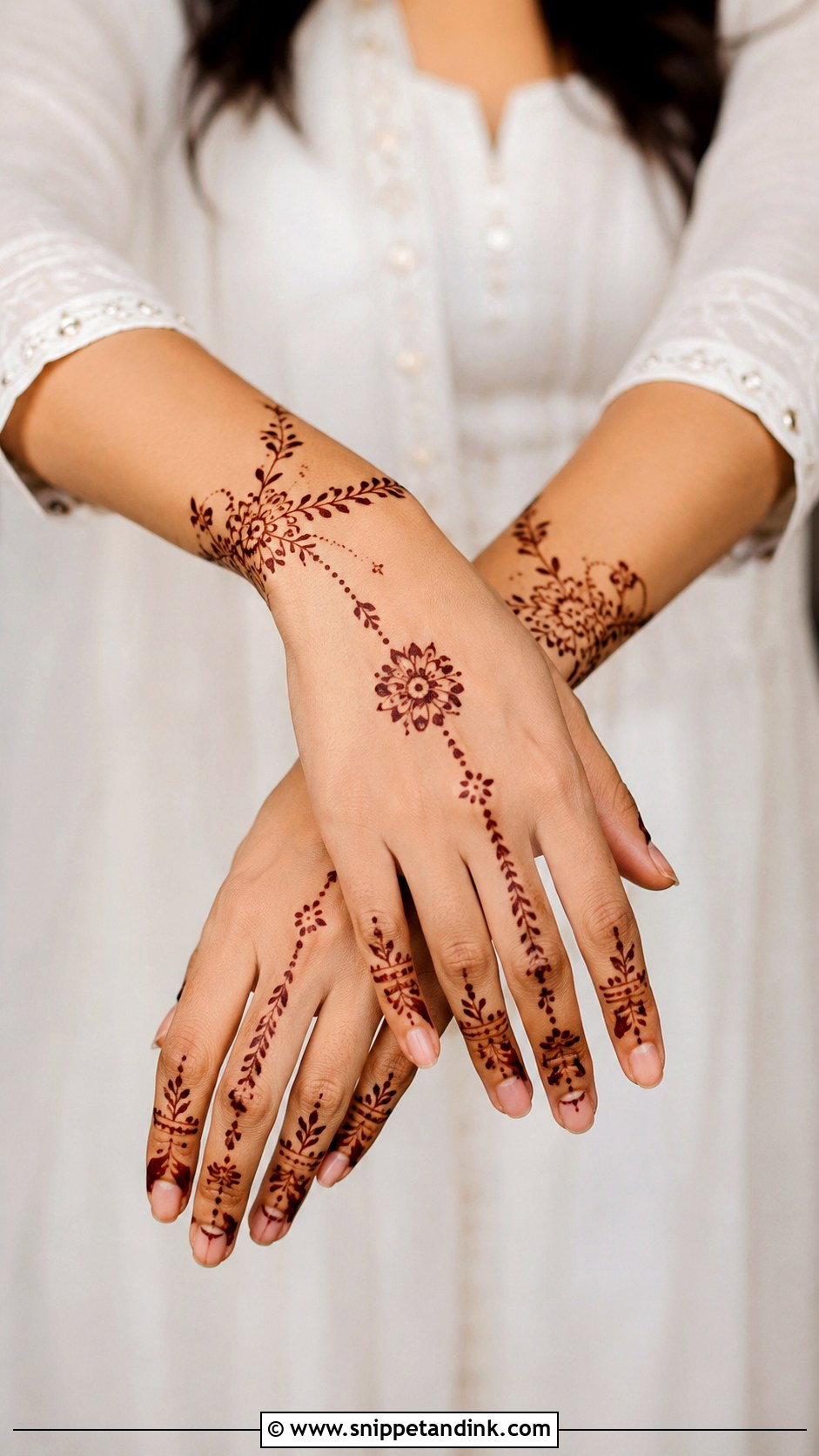 Simple Aesthetic Mehndi Design - Snippet and Ink - 35 Aesthetic Mehndi Designs