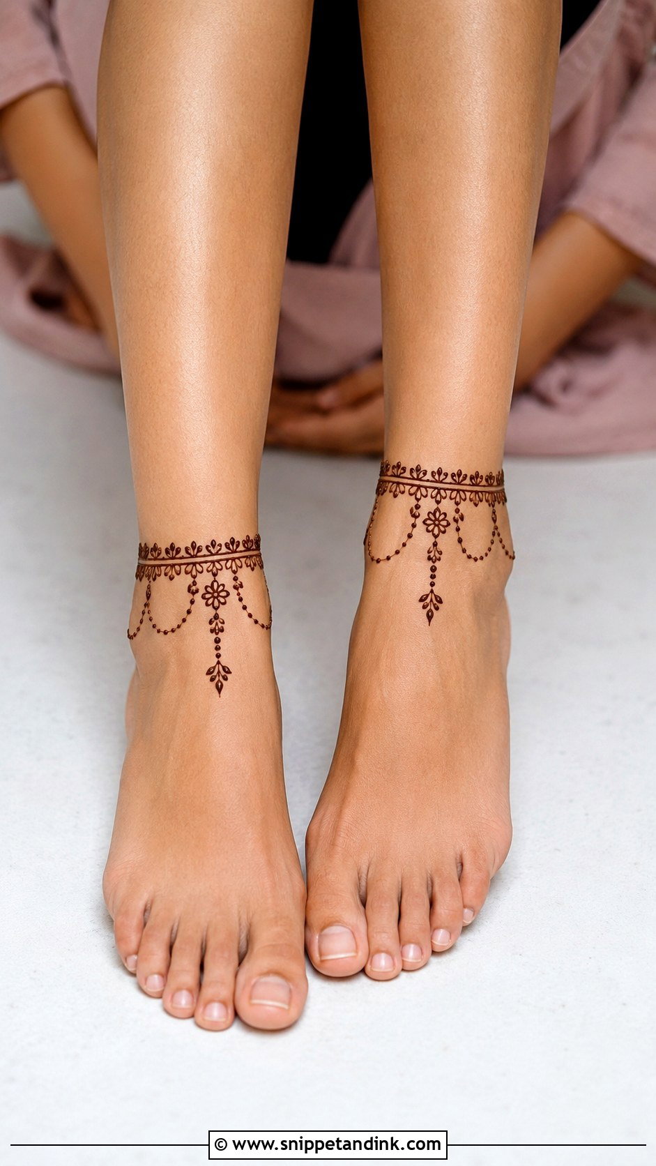 Simple Ankle Mehndi Design - Snippet and Ink - 35 Simple Easy Leg Mehndi Designs