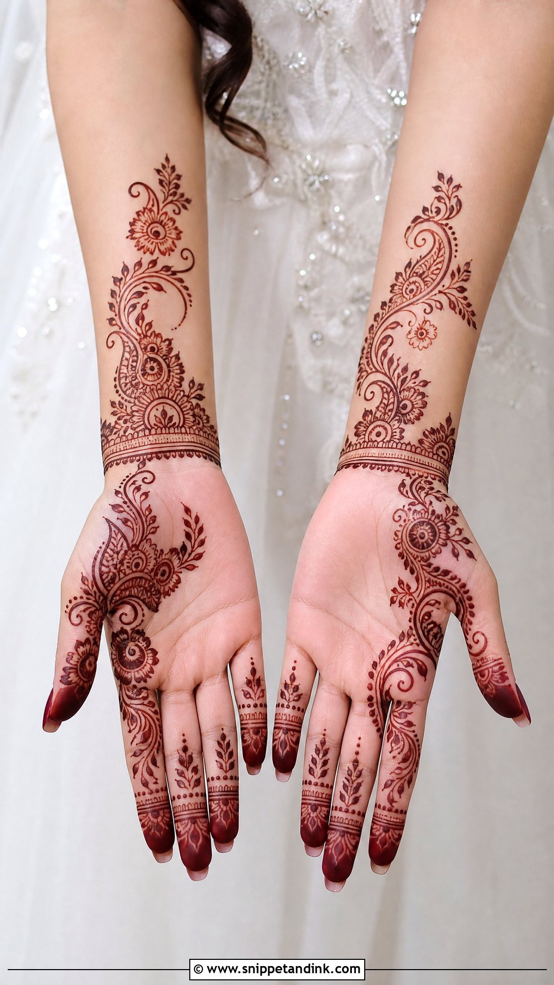 Simple Arabic Bridal Mehndi - Snippet and Ink - 25 Arabic Mehndi Designs Brides