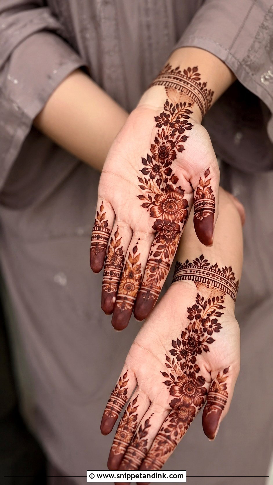 Simple Arabic Dubai Front Hand Mehndi Design - Snippet and Ink - 35 Simple Arabic Front Hand Mehndi Designs