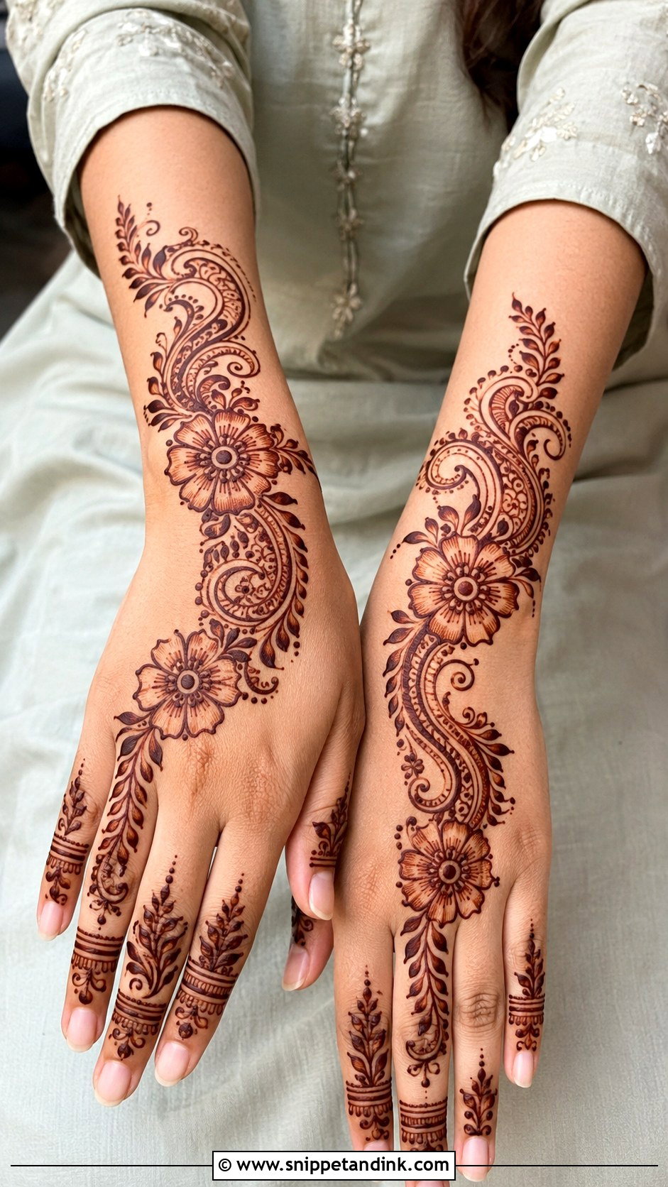 Simple Arabic Mehndi Design - Snippet and Ink - 35 Simple Aesthetic Mehndi Designs