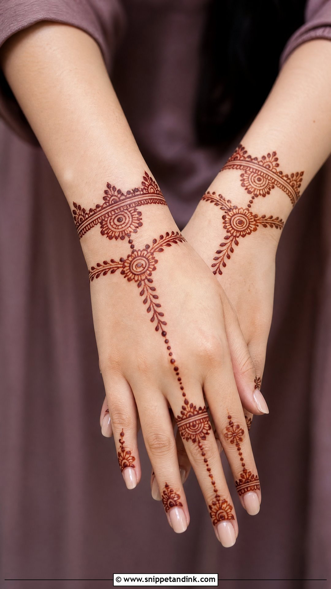 Simple Bracelet Mehndi Design - Snippet and Ink - 35 Very Simple Mehndi Designs