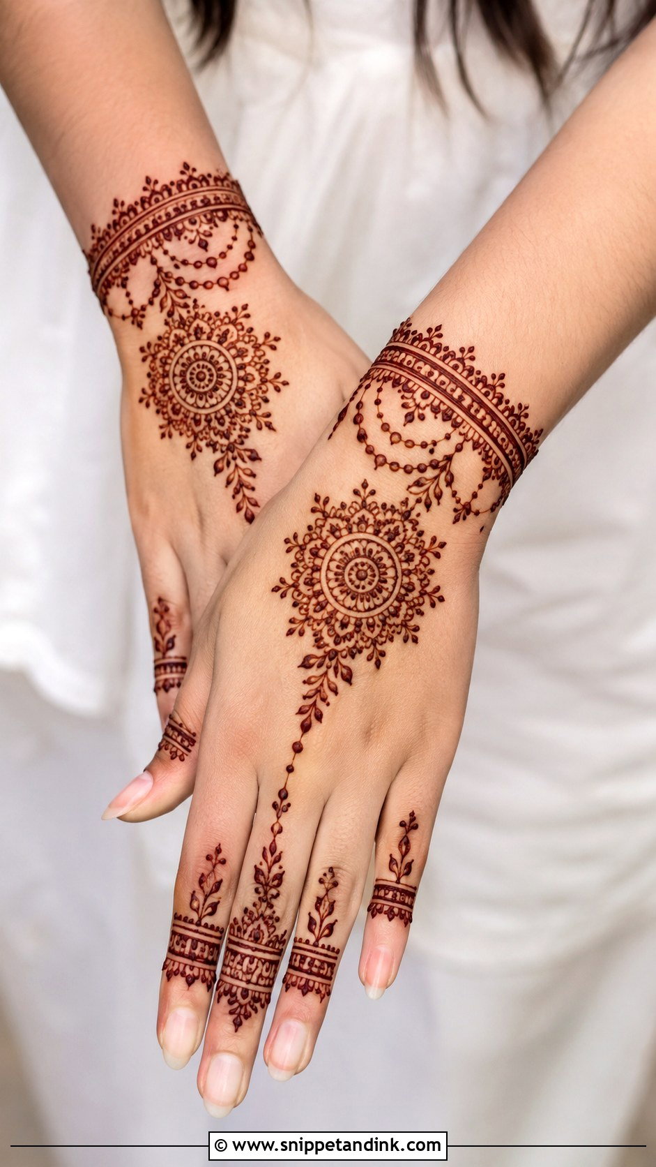 Simple Bracelet Mehndi Design - Snippet and Ink - 35 Simple Mehndi Designs