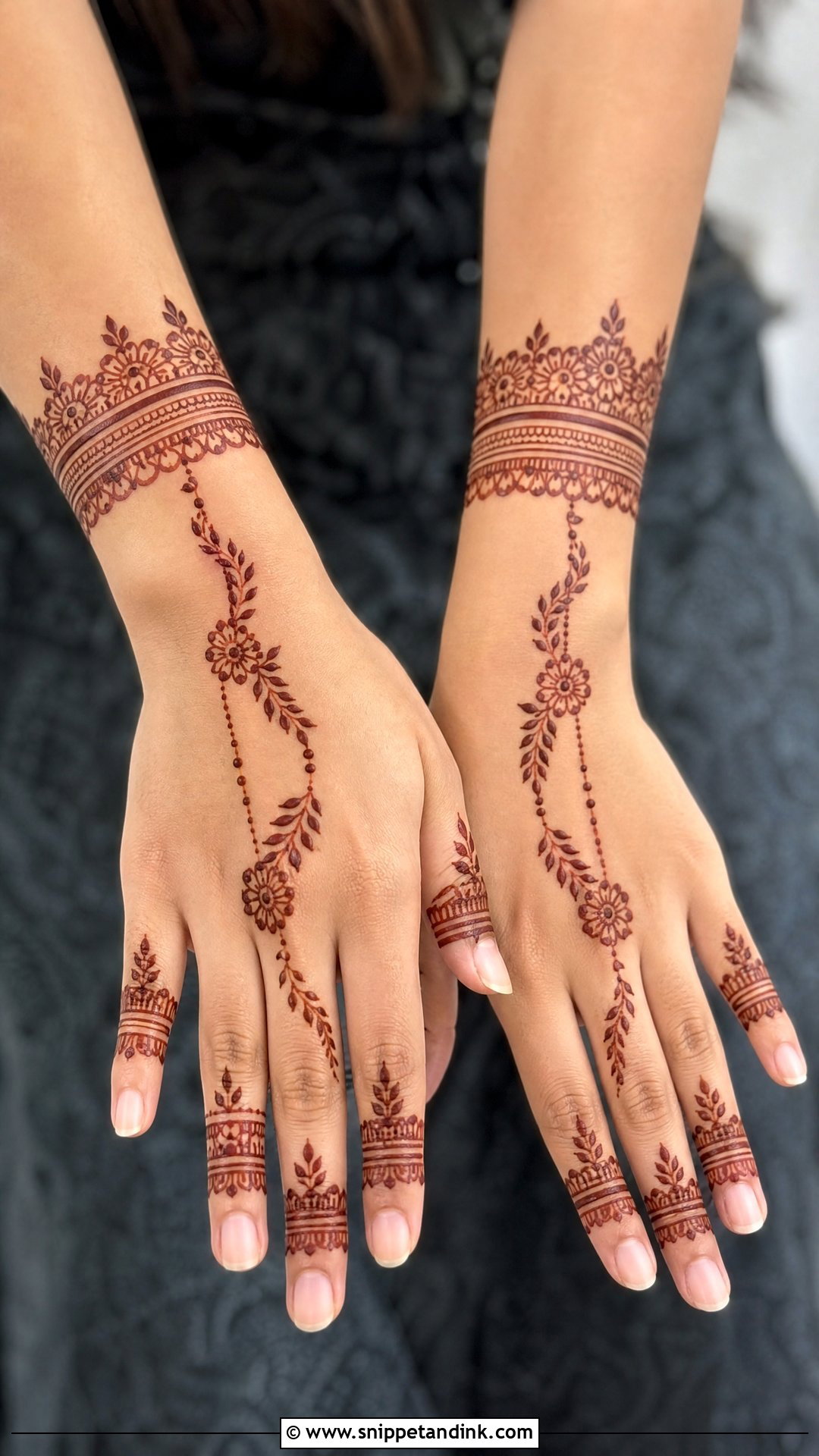 Simple Bracelet Wedding Mehndi Design - Snippet and Ink - 25 Simple Wedding Mehndi Designs