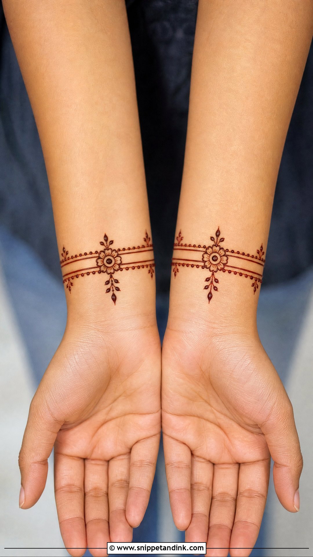 Simple Bracelet Wrist Mehndi Design - Snippet and Ink - 30 Wrist Mehndi Designs