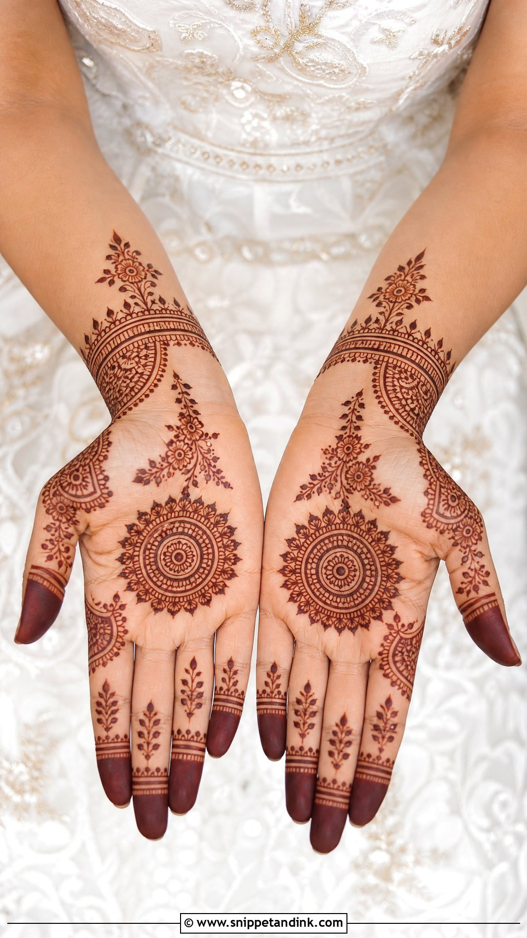 Simple Bridal Mehndi Design - Snippet and Ink - 25 Bridal Mehndi Designs for Bride