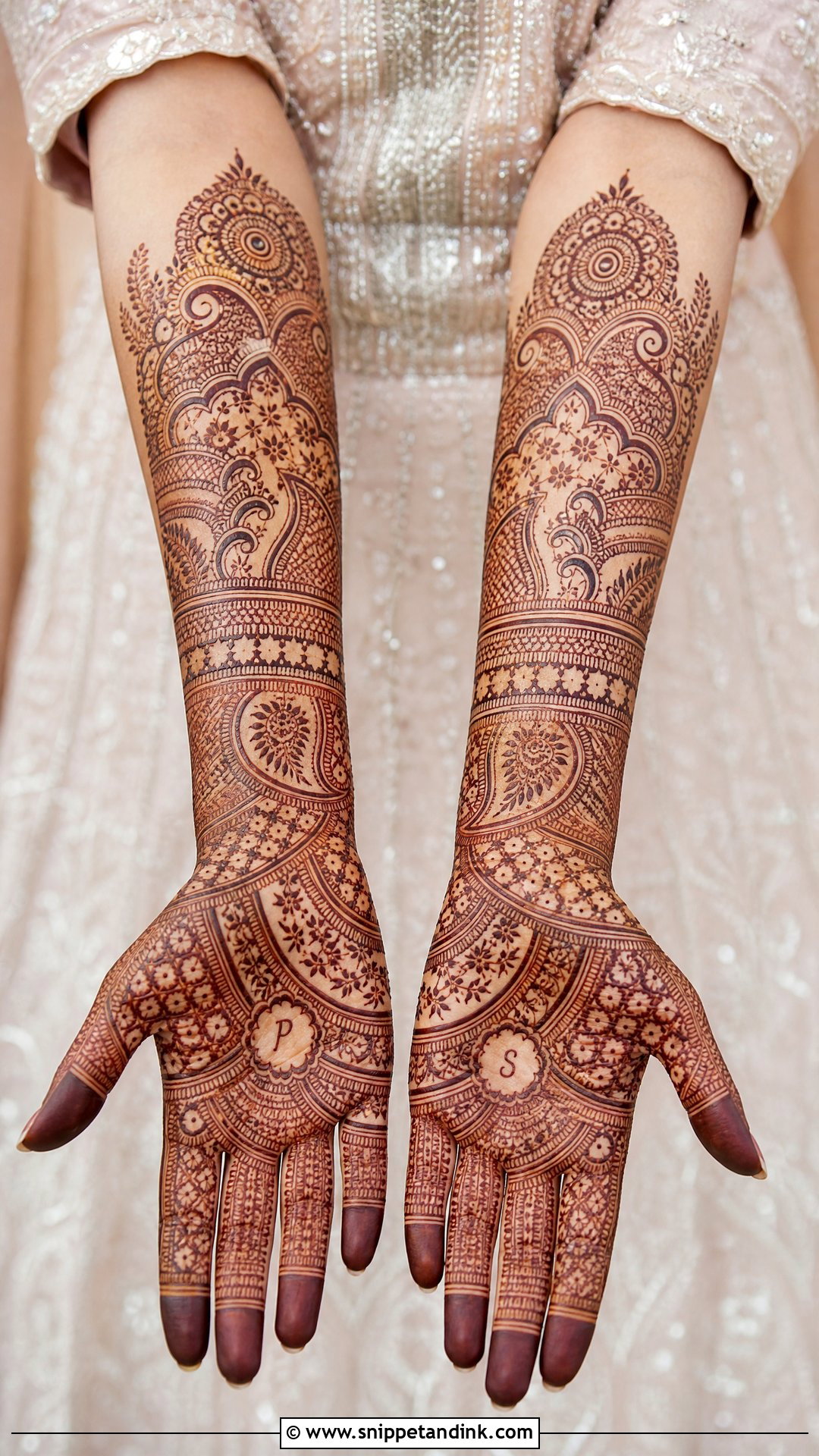 Simple Bridal Mehndi Design - Snippet and Ink - 30 Simple and Stylish Mehndi Designs