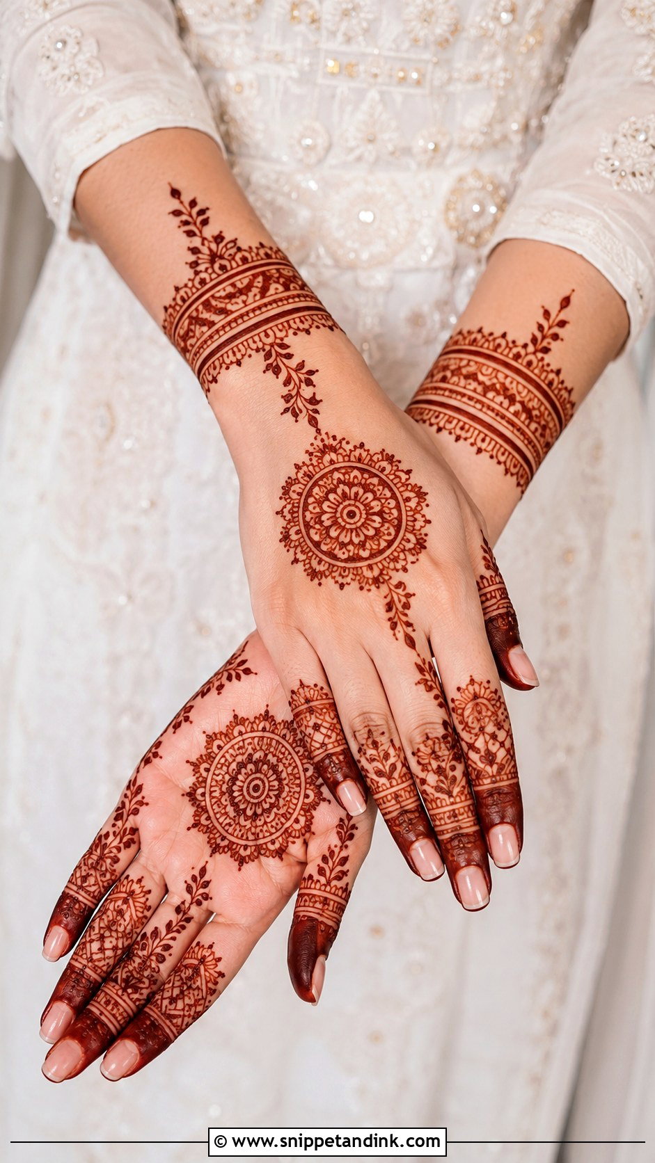 Simple Bridal Mehndi Design - Snippet and Ink - 35 Bridal Mehndi Designs