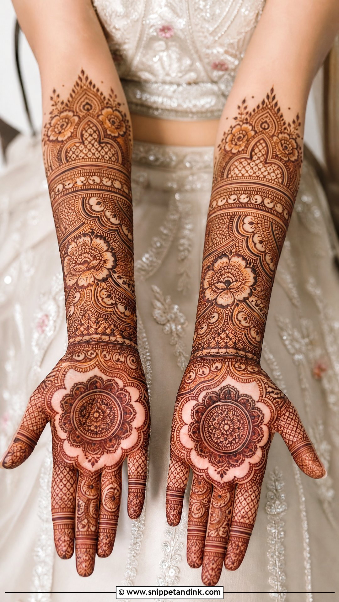 Simple Bridal Mehndi Design - Snippet and Ink - 35 Very Simple Mehndi Designs
