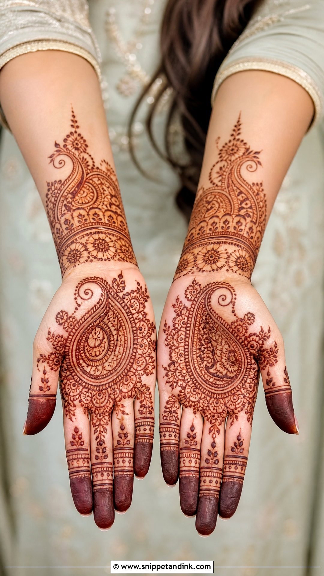 Simple Bridal Mehndi With Paisley - Snippet and Ink - 20 Simple Bride Mehndi Designs