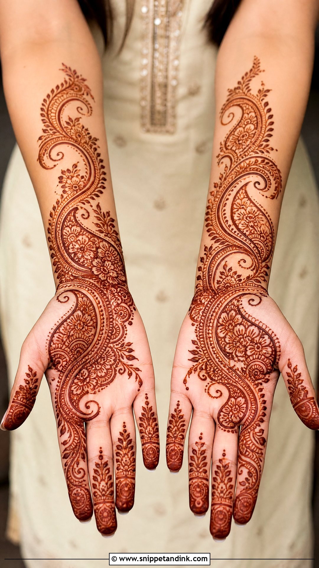 Simple Bridal Paisley Mehndi - Snippet and Ink - 20 Simple Bridal Hand Mandhi Mehndi Design Ideas