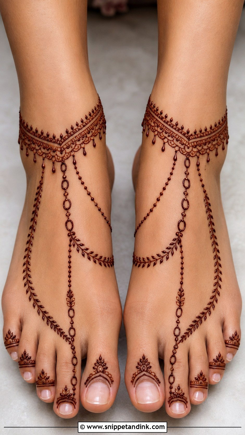 Simple Chain Leg Mehndi Design - Snippet and Ink - 35 Simple Easy Leg Mehndi Designs