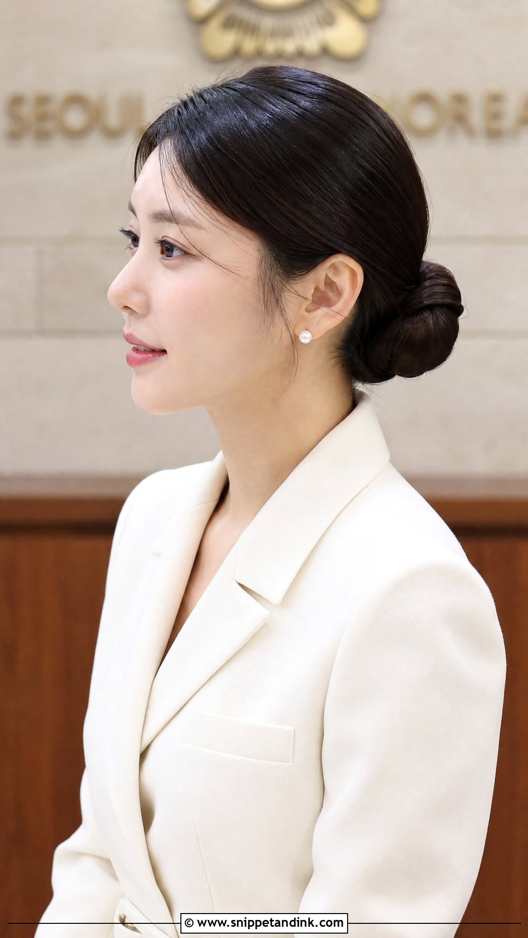 Simple Courthouse Wedding Hairstyle - Snippet and Ink - 20 Simple Wedding Hairstyle Ideas