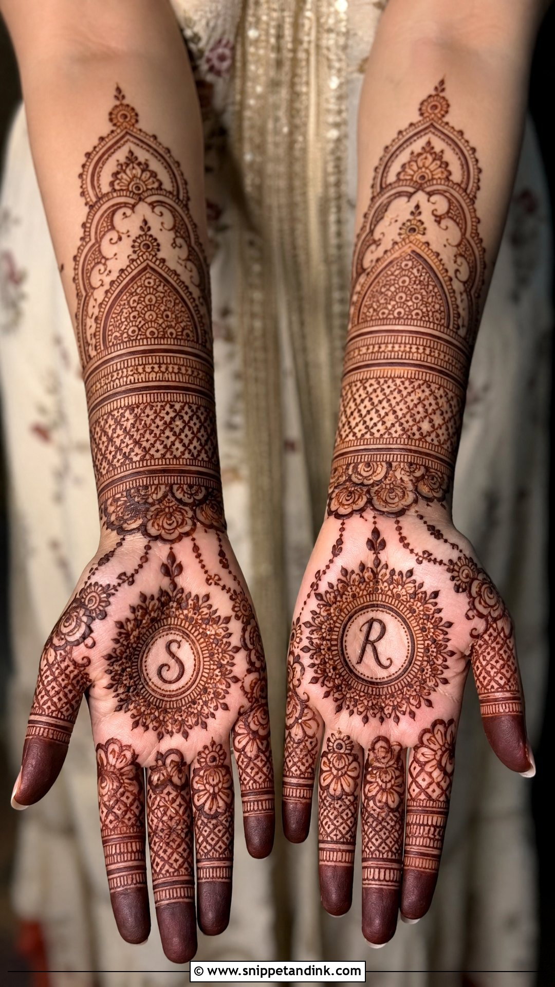 Simple Dulhan Mehndi Design - Snippet and Ink - 25 Simple Wedding Mehndi Designs