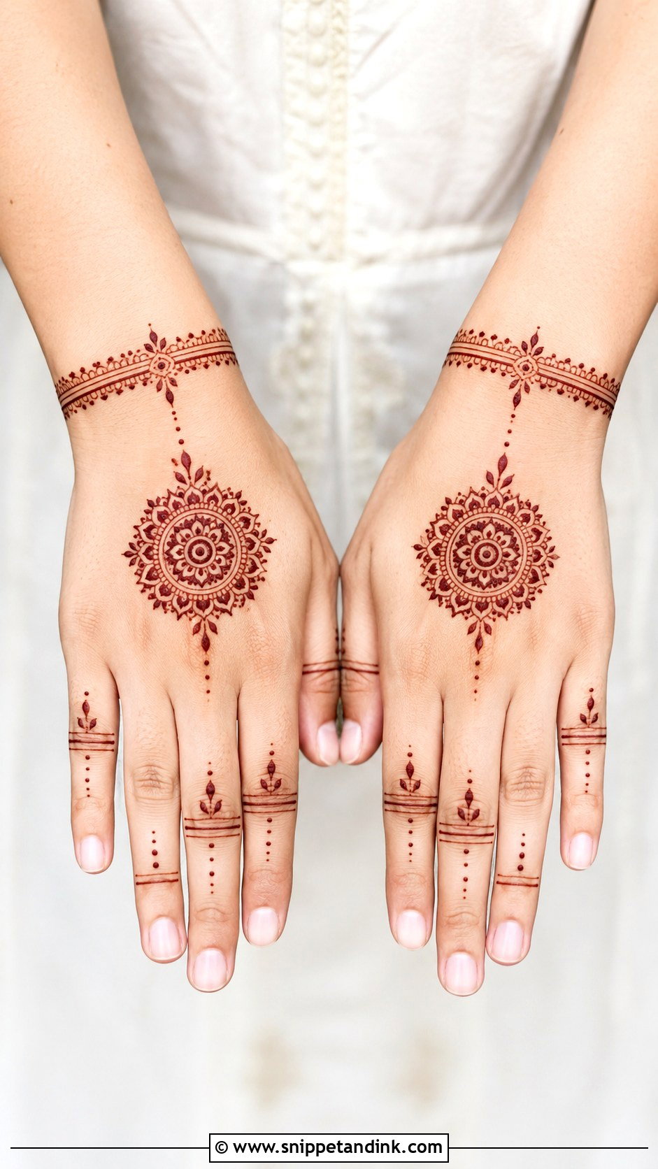 Simple Eid Mehndi Design - Snippet and Ink - 35 Mehndi Designs for Eid