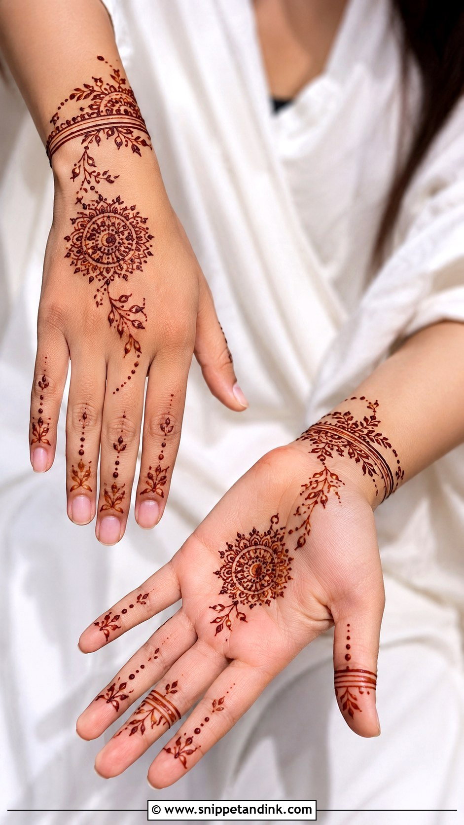 Simple Elegant Mehndi Design - Snippet and Ink - 30 Elegant Mehndi Designs