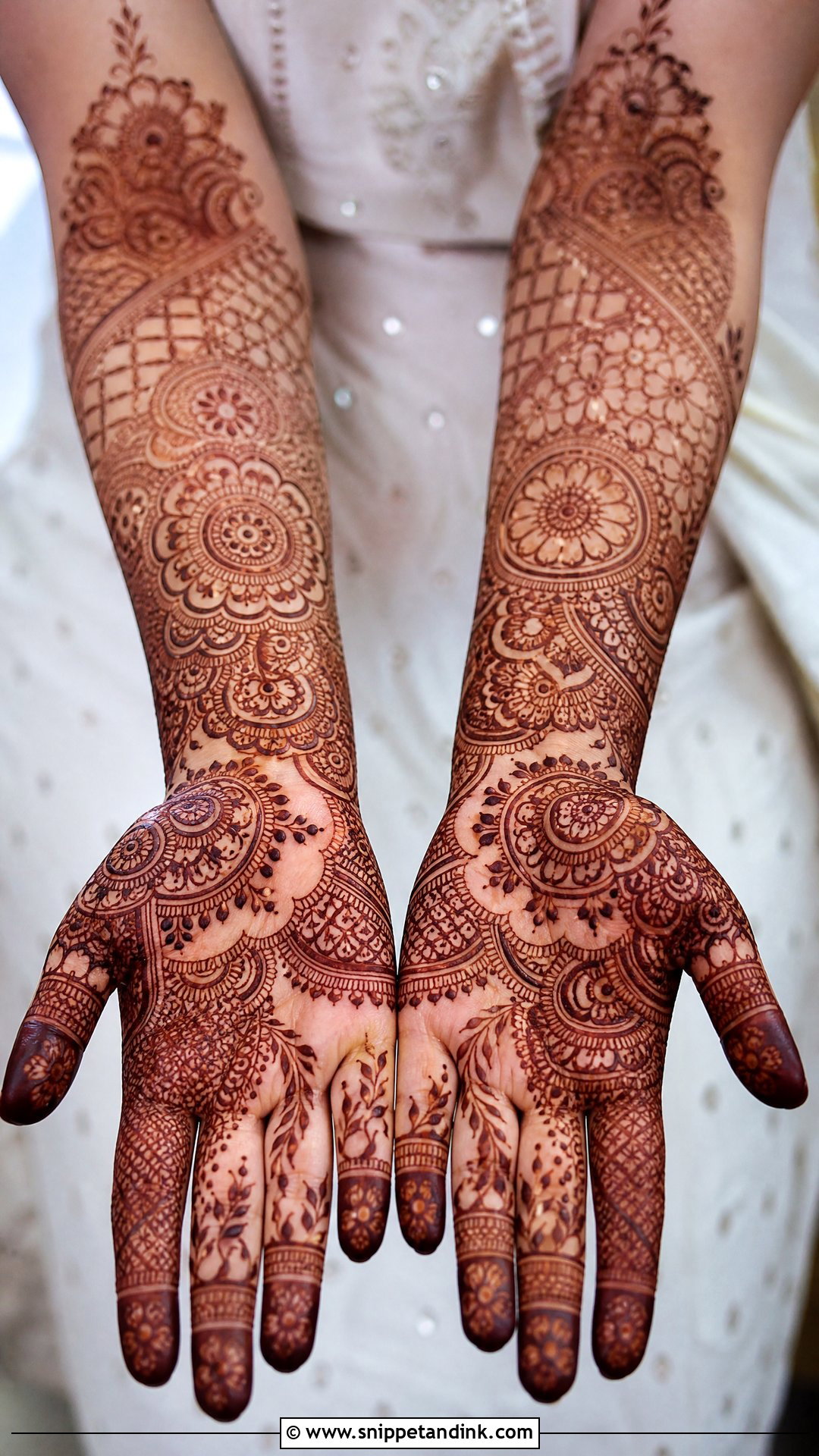 Simple Engagement Mehndi Design Full Hand - Snippet and Ink - 25 Simple Engagement Mehndi Designs