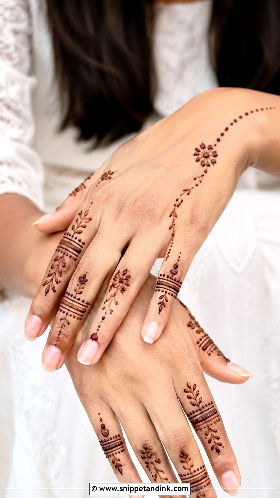 Simple Finger Mehndi Design - Snippet and Ink - 35 Simple Mehndi Designs