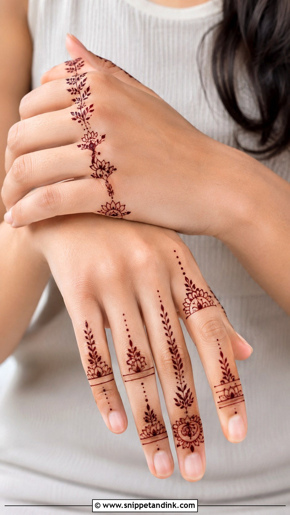 Simple Finger Mehndi Design - Snippet and Ink - 35 New Simple Mehndi Designs