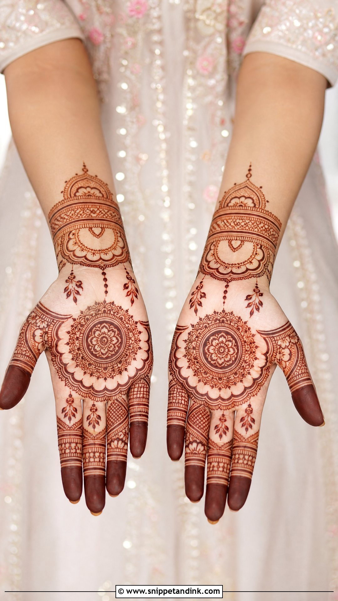Simple Front Hand Bridal Mehndi - Snippet and Ink - 25 Simple Mehndi Designs for Bride