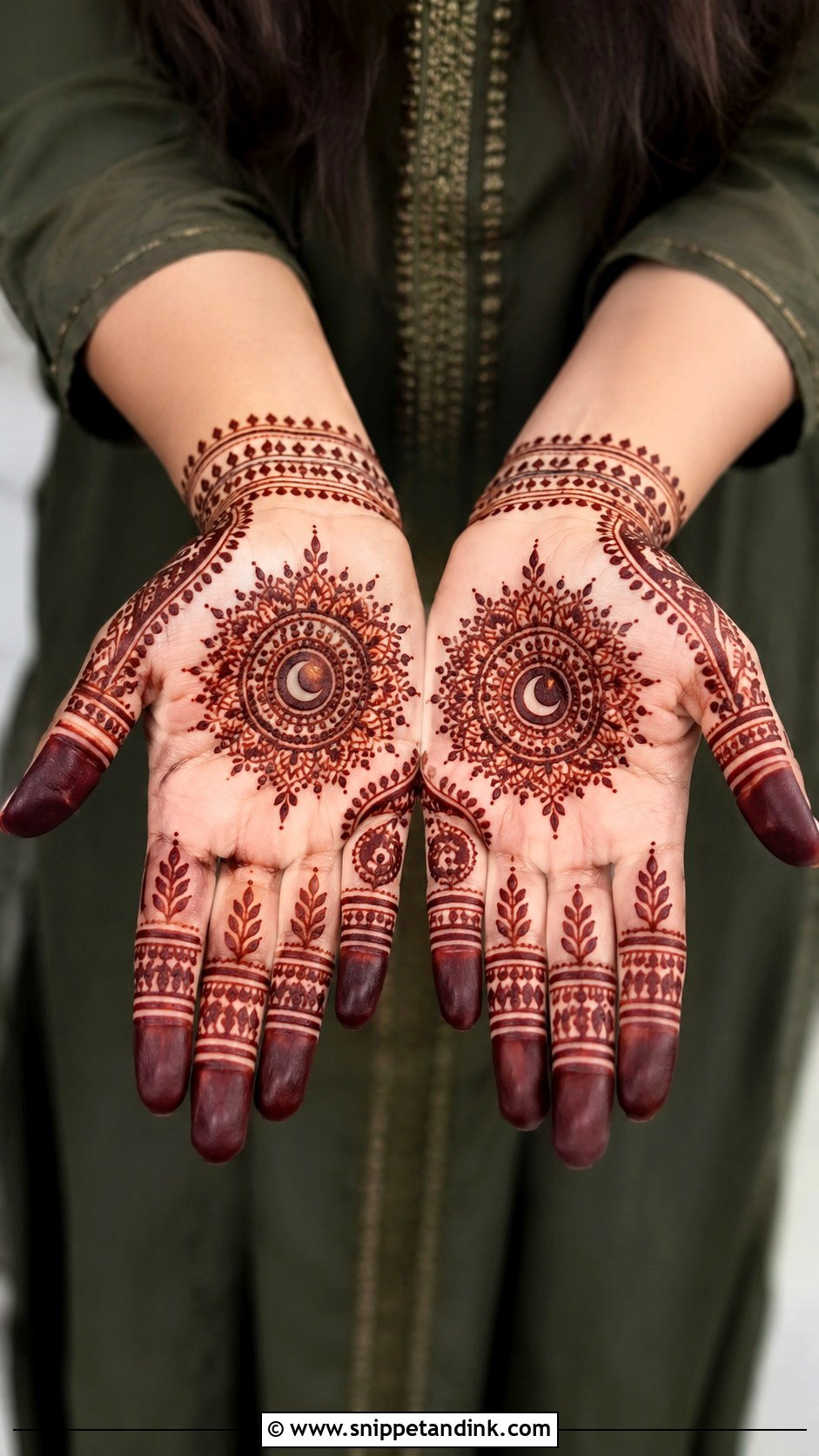 Simple Front Hand Eid Mehndi Design - Snippet and Ink - 35 Mehndi Designs for Eid