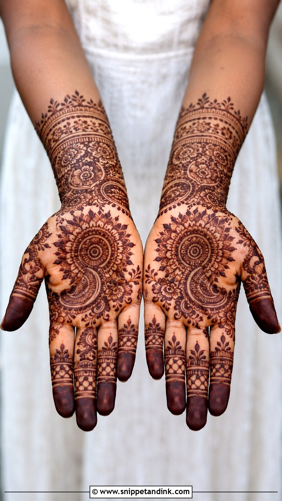Simple Front Hand Mehndi Design For Dark Skin - Snippet and Ink - 35 Simple Front Hand Mehndi Designs