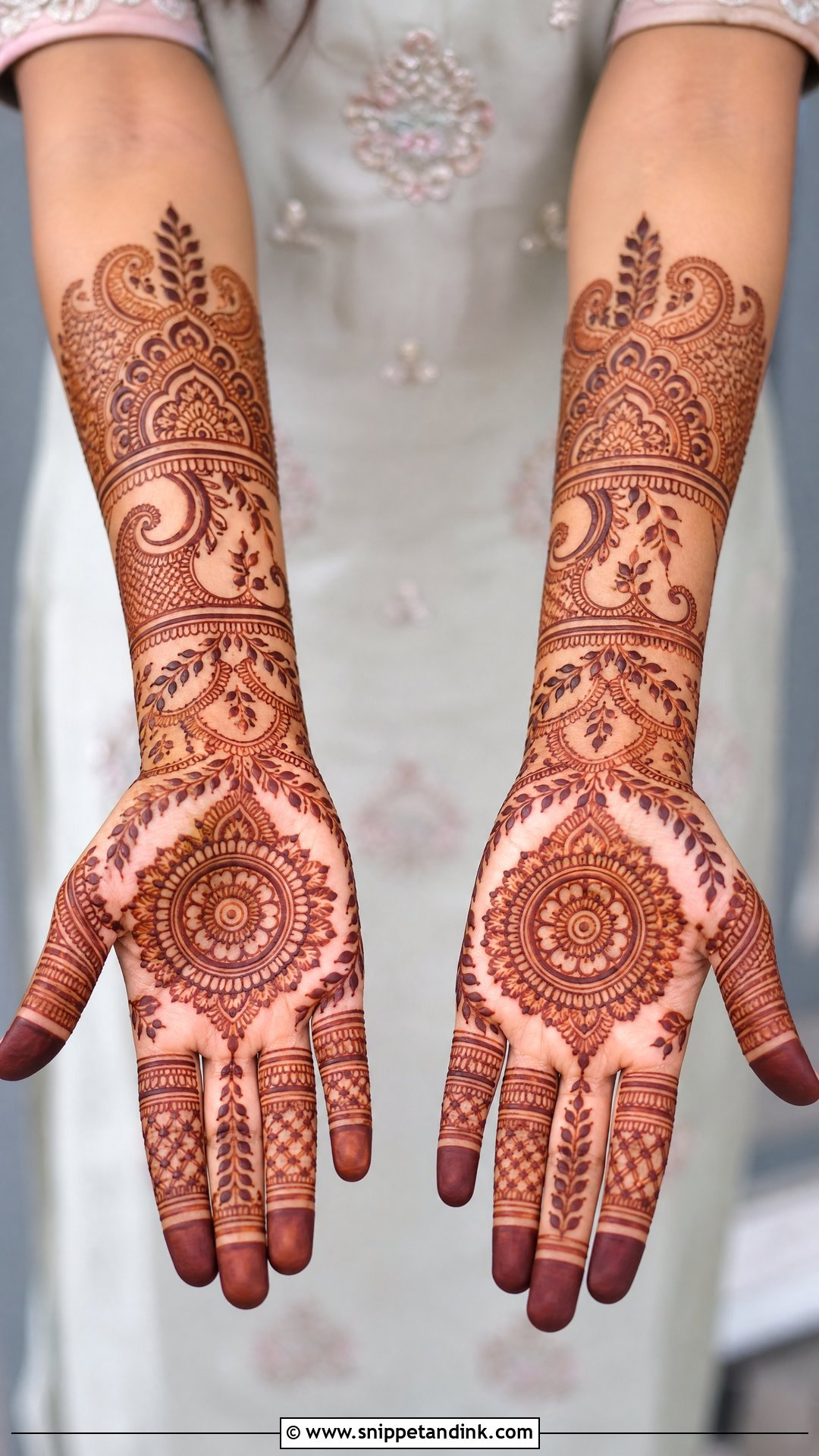 Simple Full Hand Bridal Mehndi - Snippet and Ink - 25 Simple Mehndi Designs for Bride