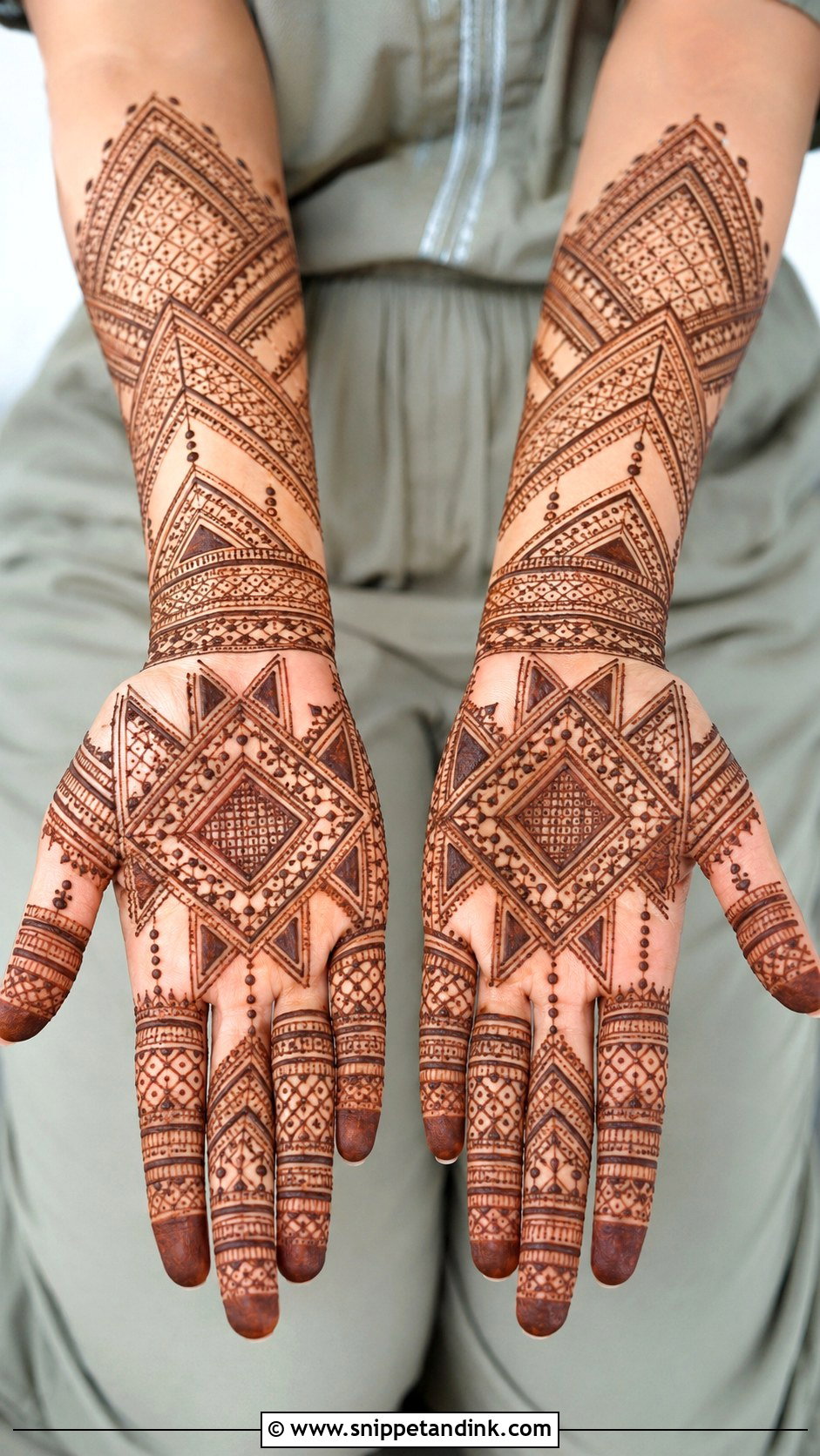 Simple Full Hand Mehndi Design With Geometric Pattern - Snippet and Ink - 35 Simple Full Hand Mehndi Designs