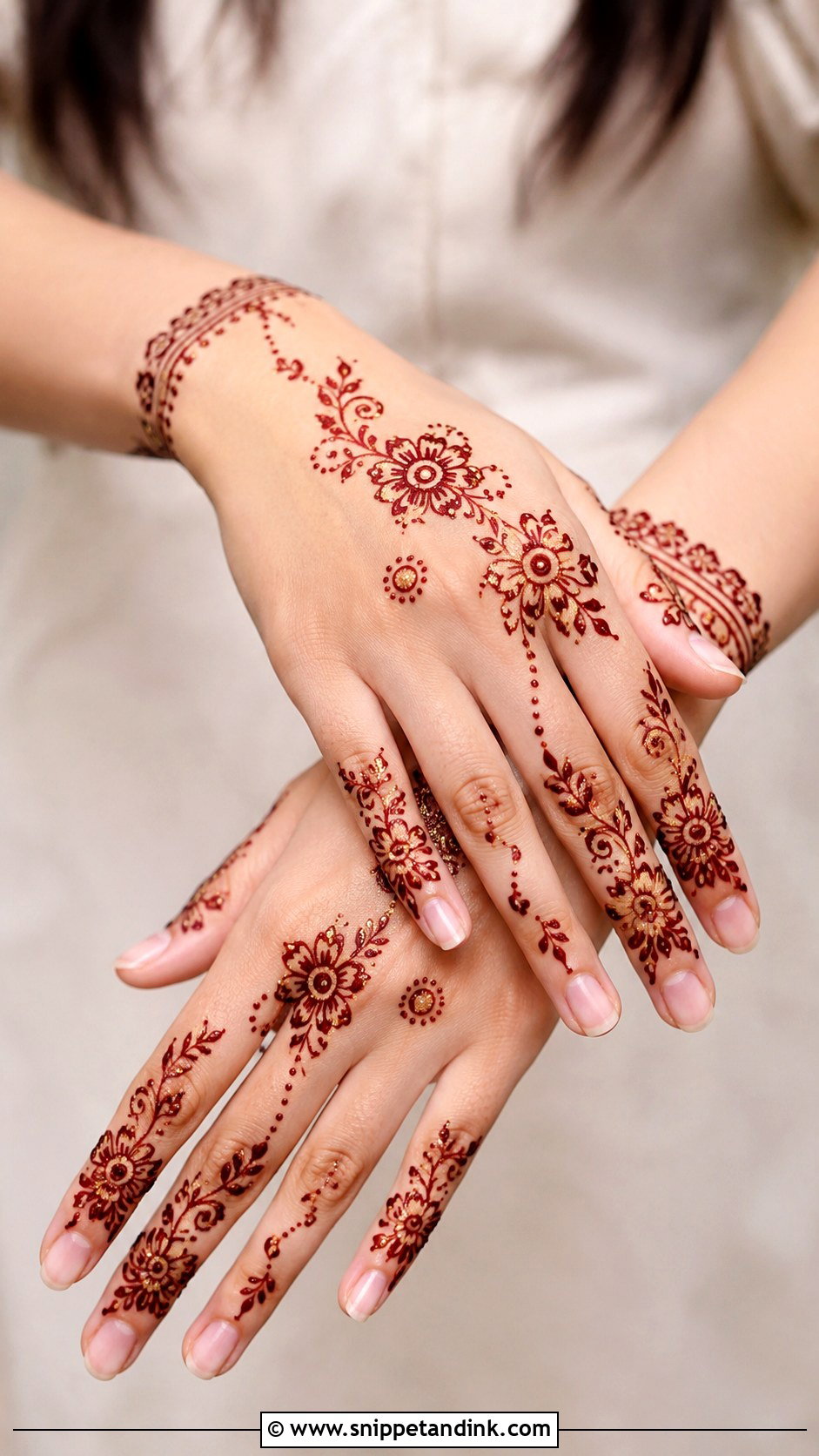 Simple Glitter Mehndi Design - Snippet and Ink - 35 New Simple Mehndi Designs