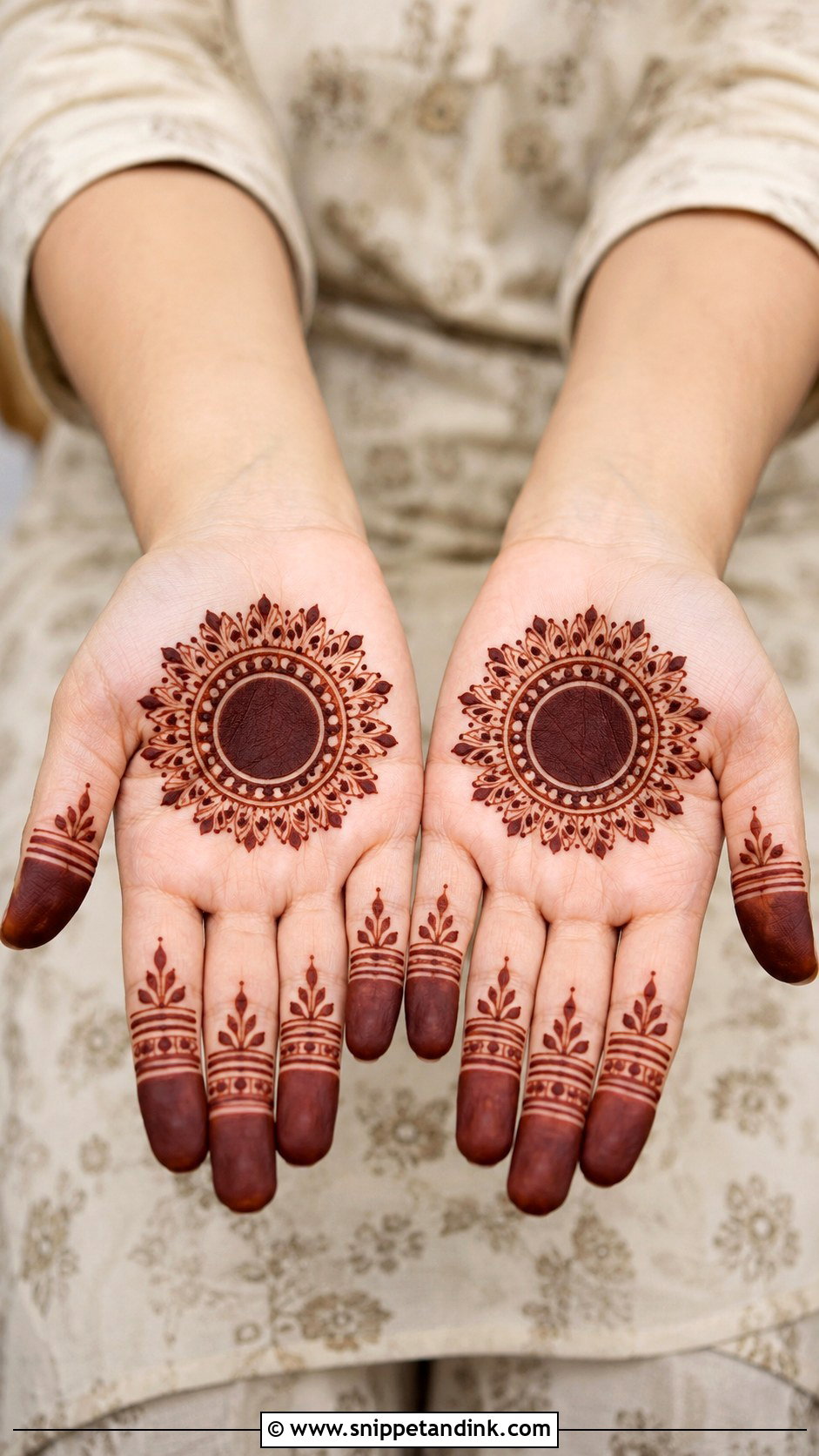 Simple Gol Tikki Mehndi Design - Snippet and Ink - 35 Mehndi Designs for Beginners